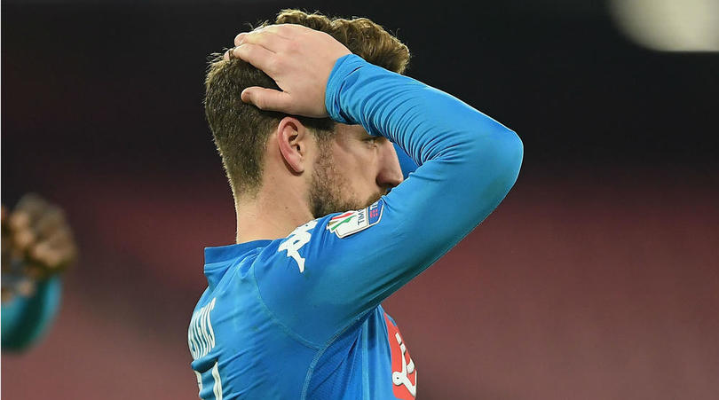 Pemain Napoli, Dries Mertens tak percaya timnya gagal ke semifinal Coppa Italia setelah kalah dari Atalanta. foto:fourfourtwo