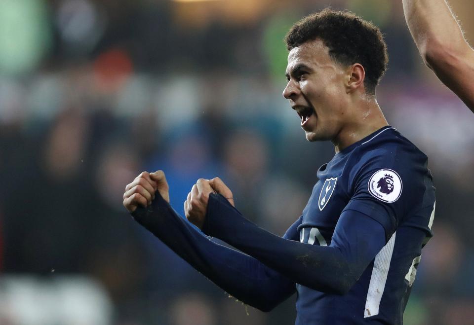 Selebrasi pemain Tottenham Delle Ali setelah membobol gawang Swansea dalam lanjutan Liga Inggris, dini hari tadi.foto;reuters