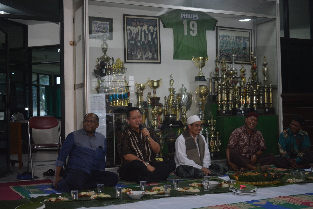 Kondisi Syukuran di Mess Karanggayam. (foto: hrs/ngopibareng)