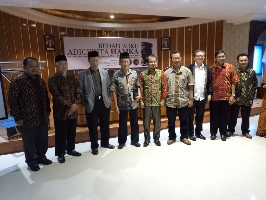 HIDUP: Nasir Tamara, yang dikuatkan Ahmad Syafii Maarif dalam acara Bedah Buku Adicerita HAMKA; Visi Islam Sang Penulis Besar untuk Indonesia Modern di Jogyakarta. (foto: istimewa)