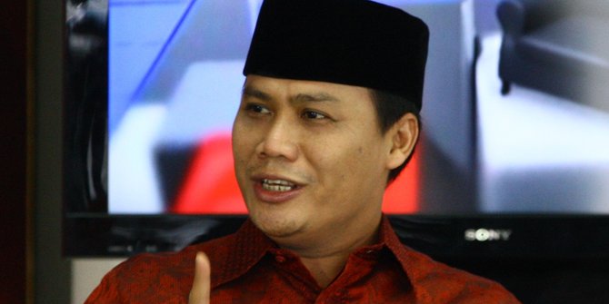 Ahmad Basarah yang juga disebut-sebut sebagai calon wakil gubernur Jatim dari PDI Perjuangan. 