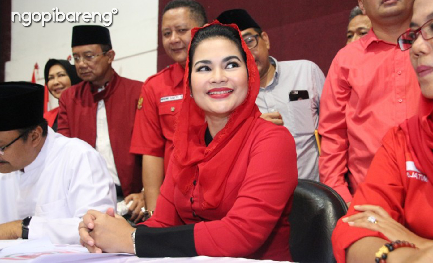 Puti Guntur Soekarno saat di KPU Jawa Timur semalam, 10 Januari 2018. (Foto: Ngopibareng.id)