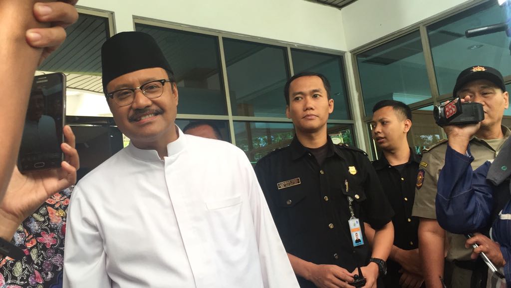 Gus Ipul usai menjalani tes psikologi di Graha Amerta, RSUD Dr Soetomo, Surabaya, Kamis 11 Januari 2018. (Foto: farid/ngopibareng.id)