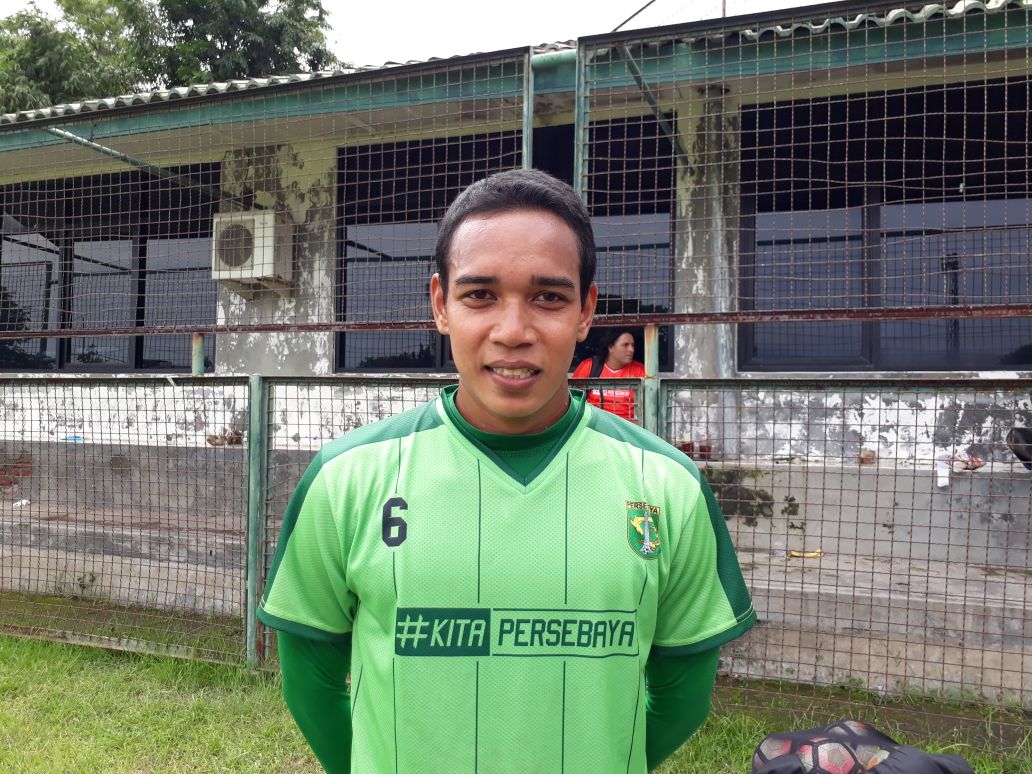 Gelandang Persebaya Misbakus Sholikin sudah kembali berlatih dengan Bajol Ijo. Tapi dirinya tak yakin bisa ikut turnamen Piala Presiden 2018. (foto: hrs/ngopibareng.id)