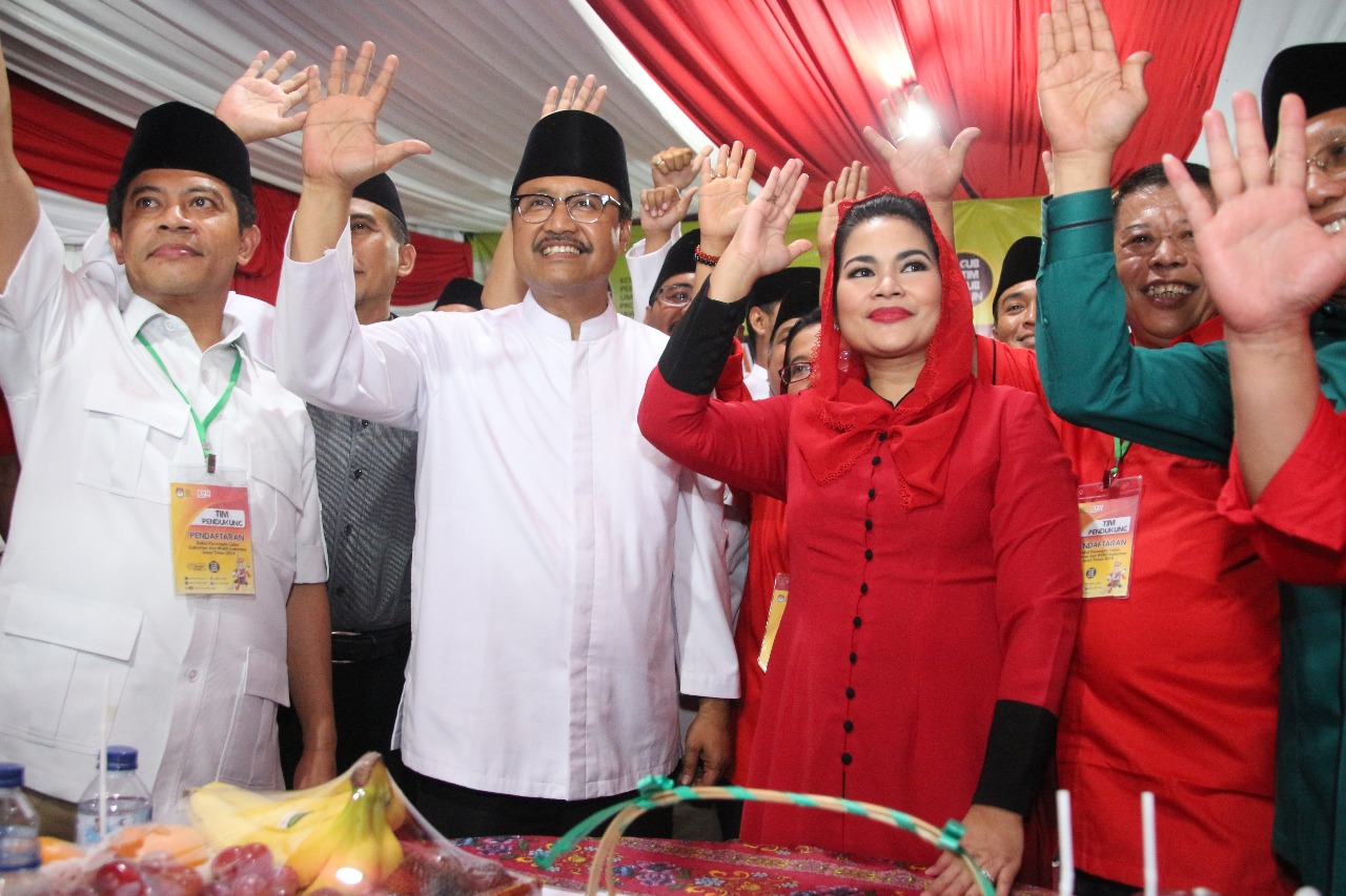 Pasangan Calon Gubernur dan Wakil Gubernur Jawa Timur, Gus Ipul - Puti. (Foto: haris/ngopibareng.id)