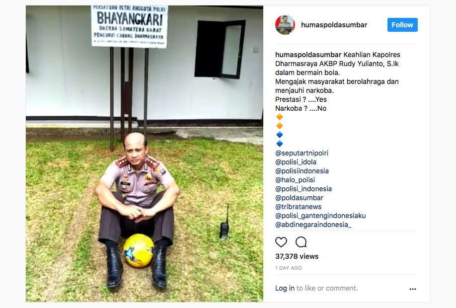 Akun instagram humaspoldasumbar ketika memviralkan video aksi juggling bola AKBP Rudy Yulianto