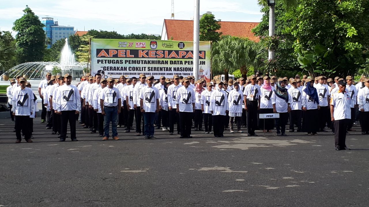 Apel kesiapan Gerakan Pencocokan dan Penelitian (Coklit) Serentak 2018 di Kota Surabaya, Sabtu , 20 Januari 2018. (Foto: farid/ngopibareng.id)