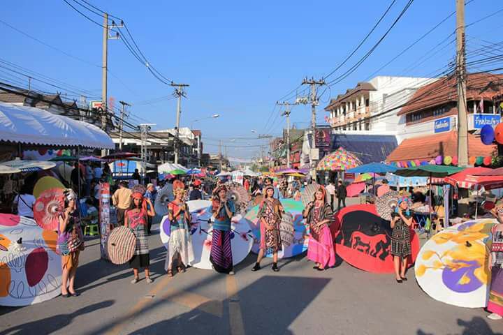 Warna-warni Festival Payung. Foto:Kemenpar