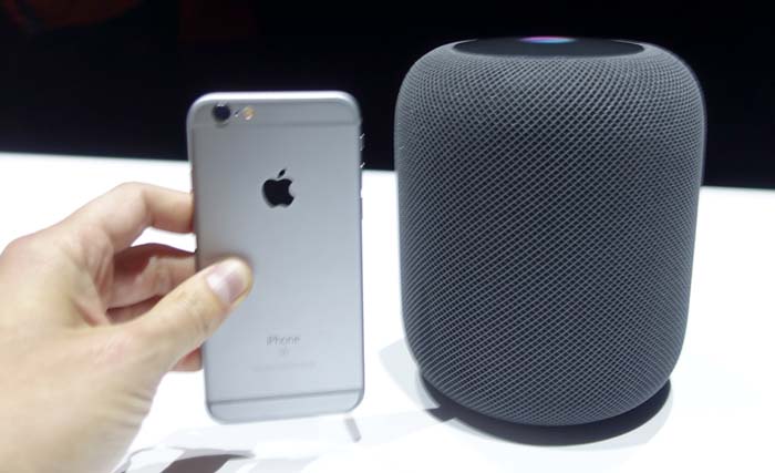 Sepiker HomePod, perangkat asisten digital yang akan diluncurkan Apple bulan depan. (foto:the verge)