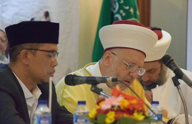 SUBUR: Syekh Syamir Al-Khouli dari Lebanon bersama KH Maman Imanulhaq di PBNU Jakarta. (foto: ist)