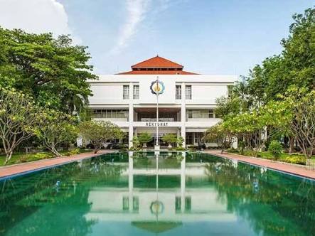 Gedung Rektorat ITS. (Foto : ITS.ac)