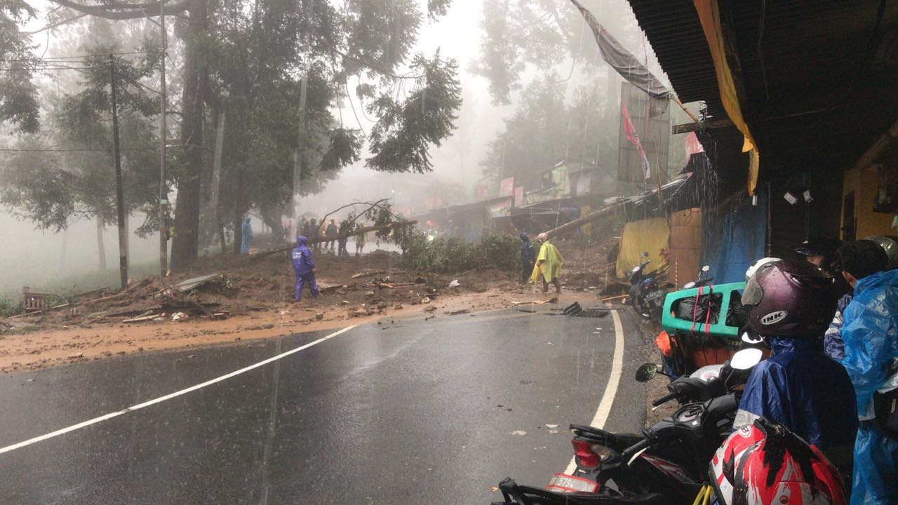 Longsor menerjang Bogor.(Foto : BNPB)