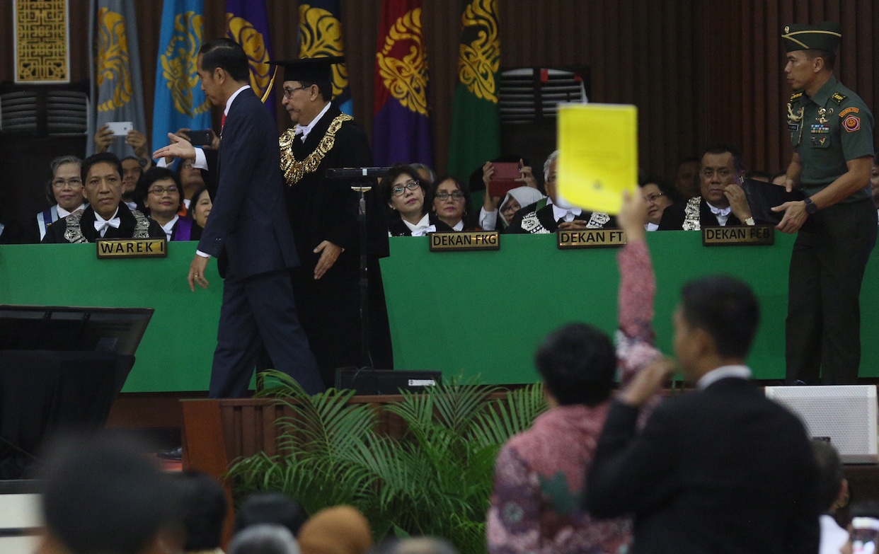 Insiden kartu kuning yang dilakukan Ketua BEM UI 2018 Zaadit Taqwa, pada Presiden Joko Widodo dalam Sidang Terbuka Dies Natalis ke-68 pada Jumat, 2 Februari 2018, pekan lalu.