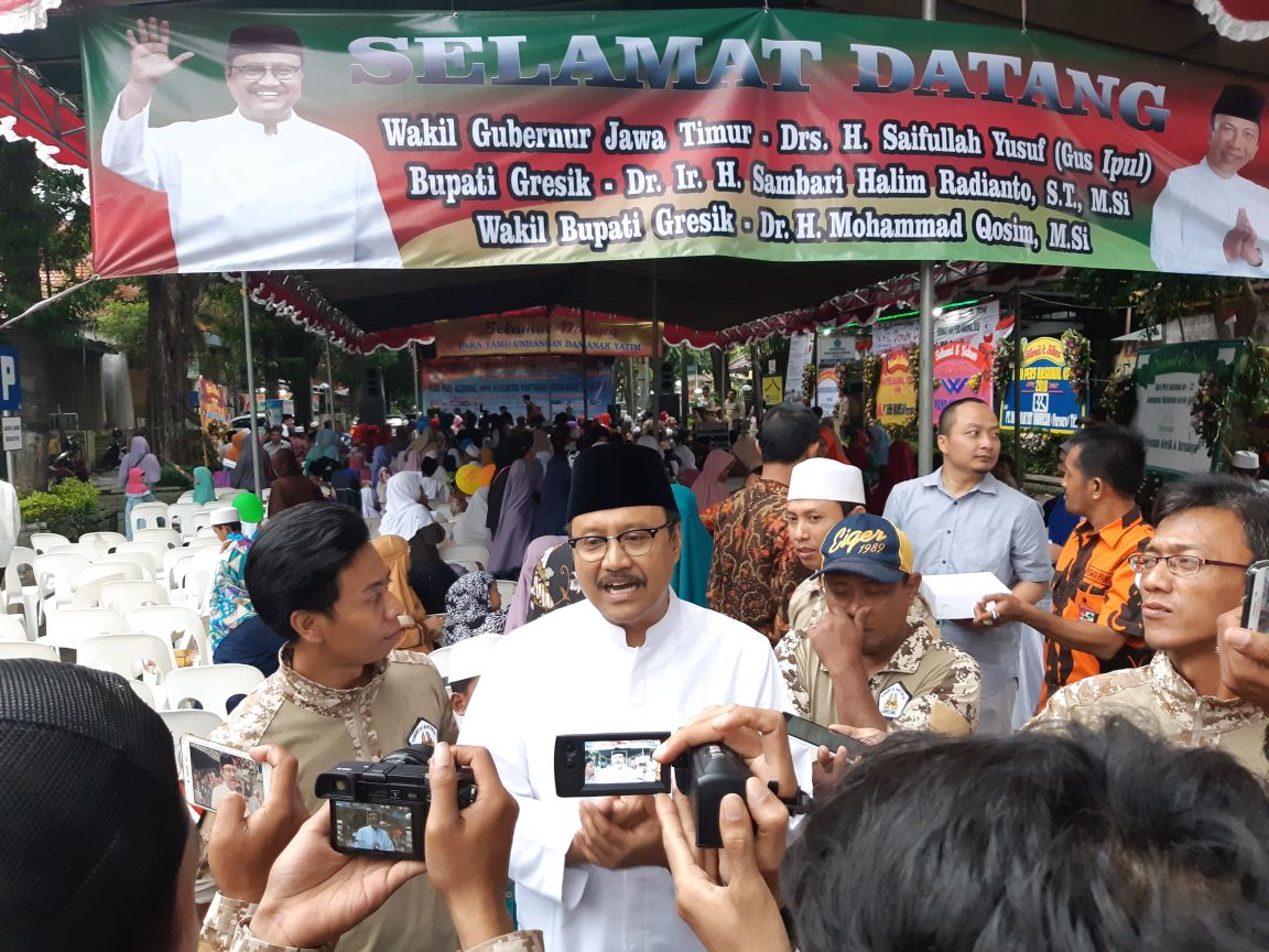 Cagub Jatim Saifullah Yusuf ketika menghadiri perayaan HPN 2018 di Gresik.(Foto : istimewa)