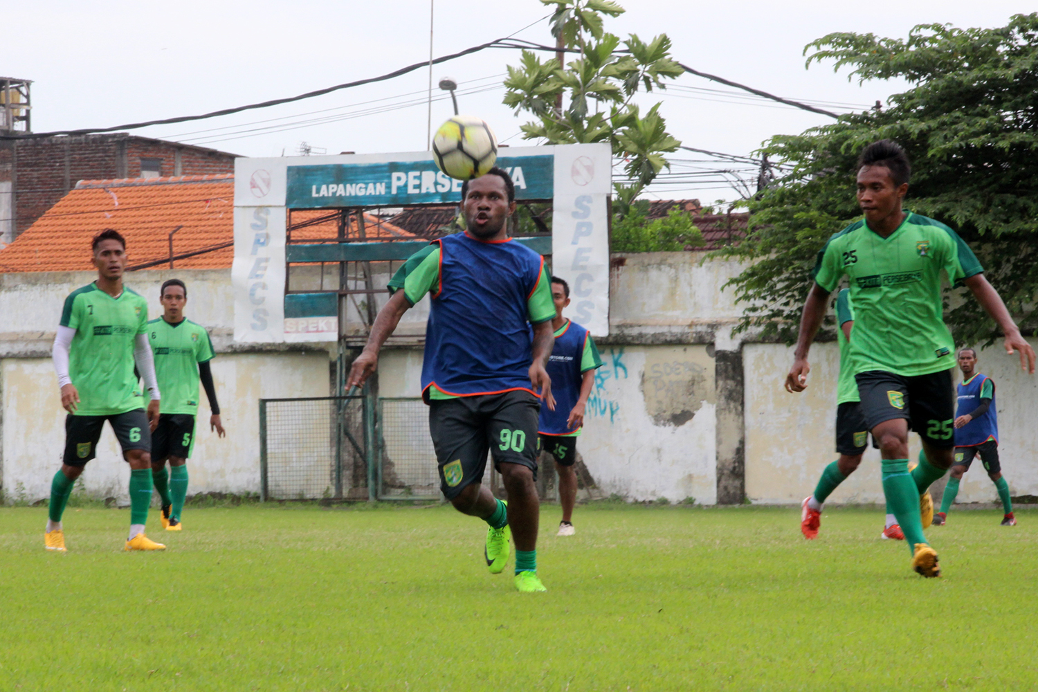 Persebaya malam nanti akan bertolak ke Yogyakarta untuk jalani pemusatan latihan. (foto: hrs/ngopibareng)