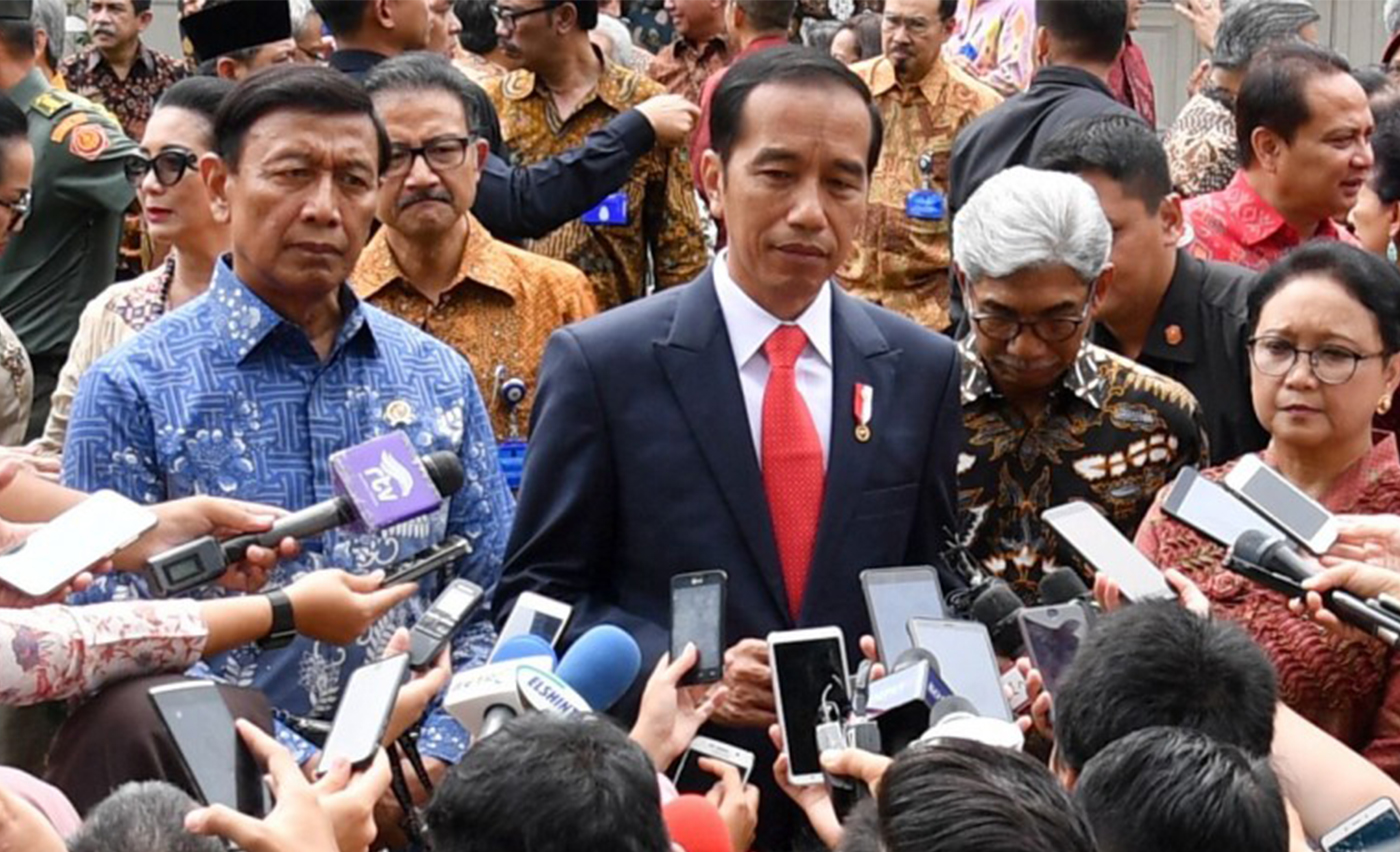 Presiden Joko saat memberikan keterangan kepada wartawan di Gedung Pancasila, Kementerian Luar Negeri, Jakarta Pusat, Senin, 12 Februari 2018. (Foto: Setpres)