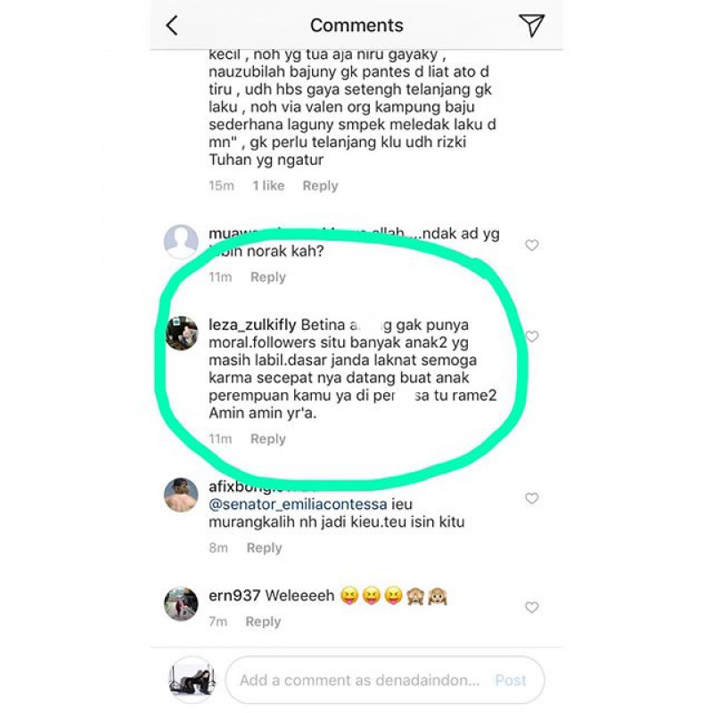 Salah satu komentar netizen yang membuat Denada marah. (Instagram)