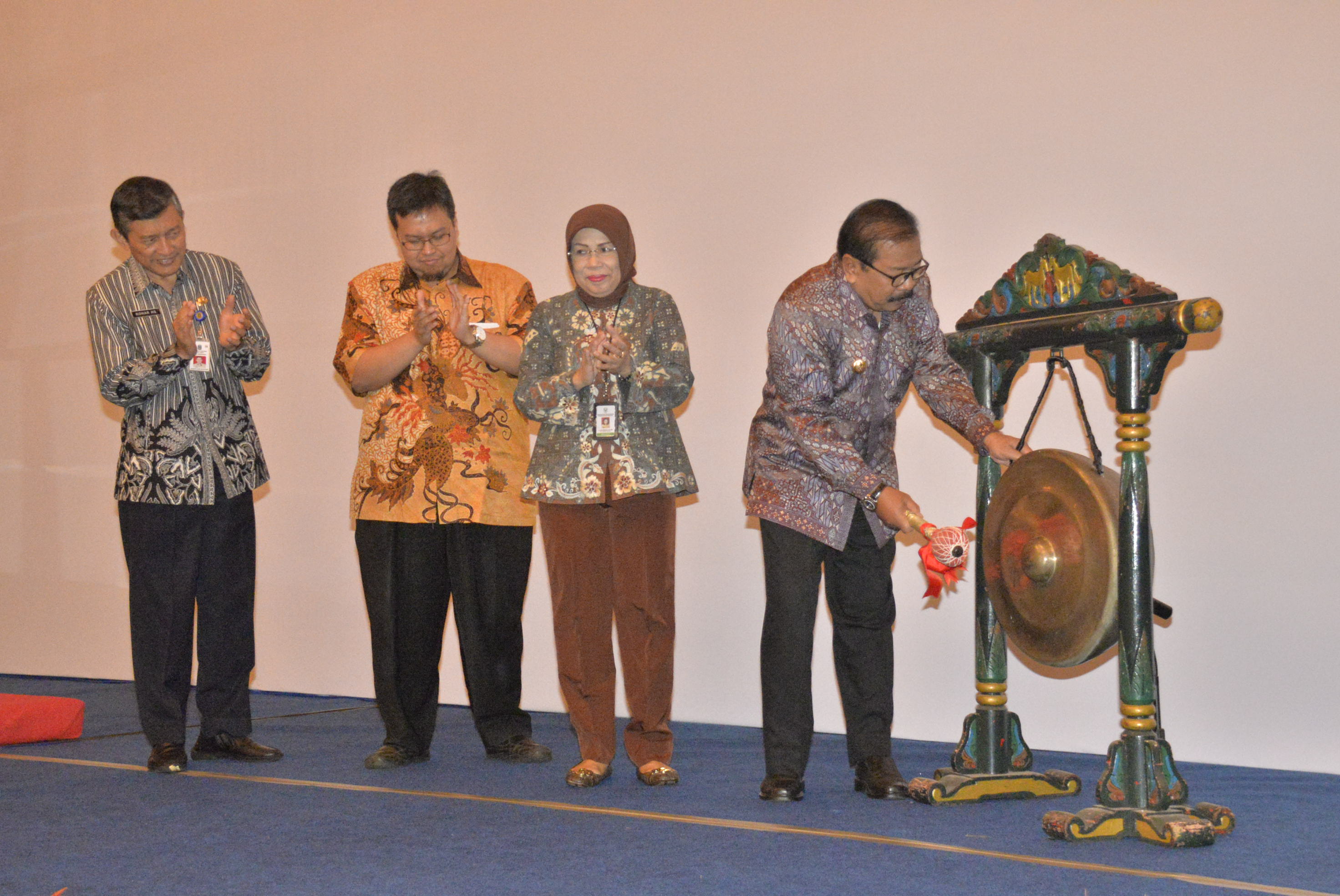 Gubernur Jatim, Soekarwo pada acara simposium nasional Emergency for Every Doctor (E4ED) 2018  di Hotel JW Marriot, Surabaya, Jumat 26 Januari 2018.