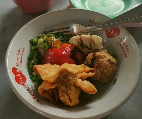 Tebak, ini bakwan atau bakso? foto:happysuhadi