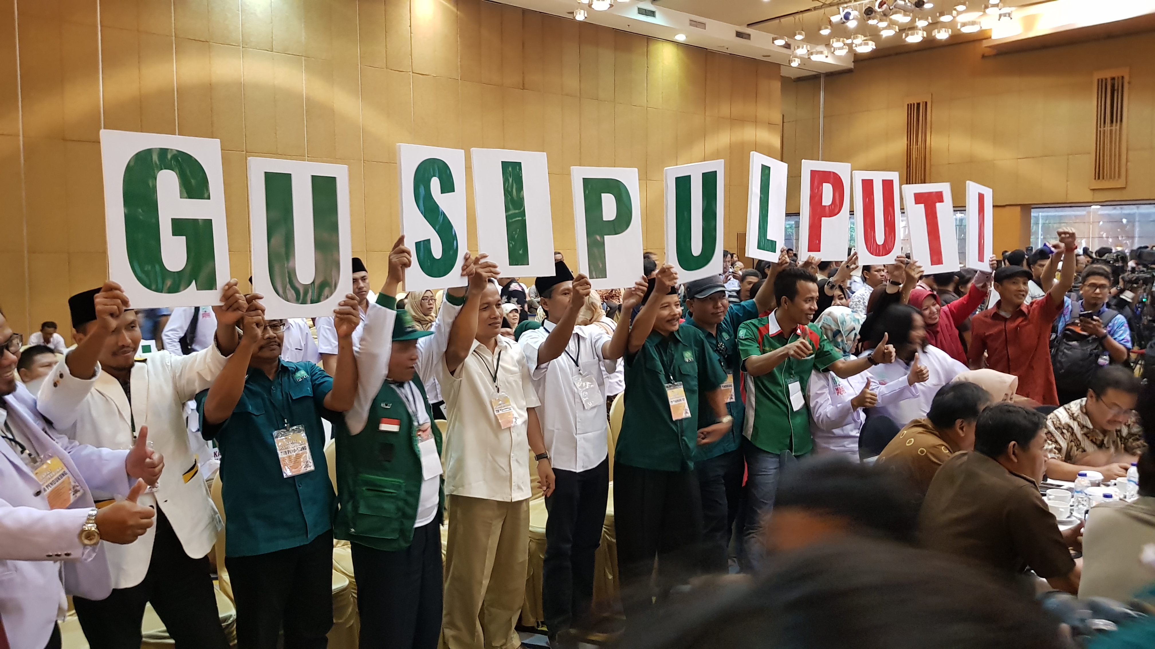 Koreo yang disiapkan pendukung Gus Ipul - Puti. (Foto: farid/ngopibareng.id)