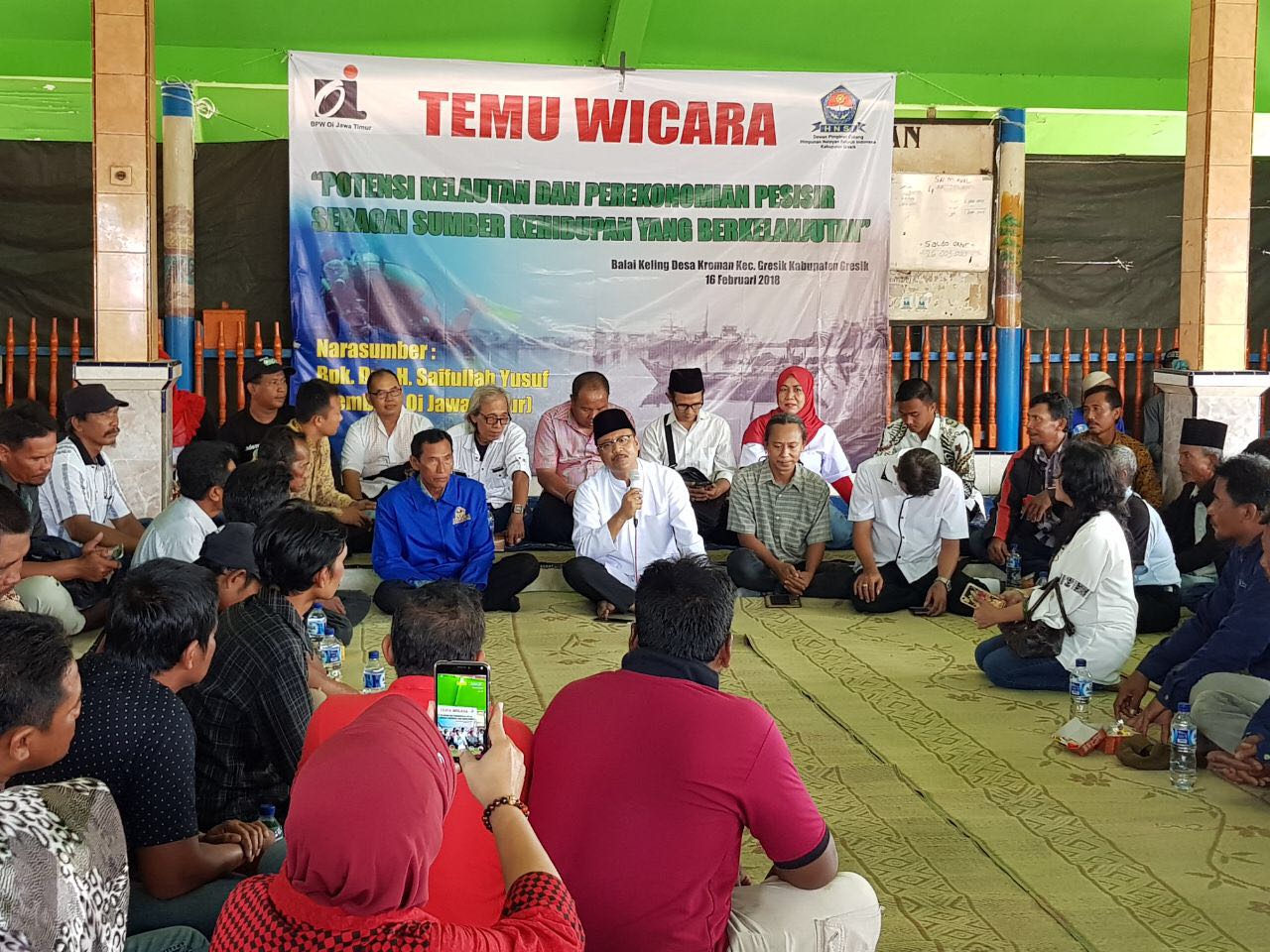 Gus Ipul saat hadir di forum pertemuan nelayan se-Gresik, Jumat 16 Februari 2018. (Foto: ngopibareng.id)