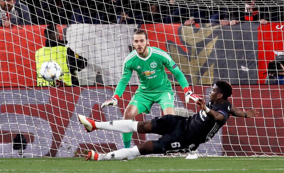 Penjaga Gawang Manchester United, David de Gea melakukan banyak penyelamatan saa melawan Sevilla, dini hari tadi. foto:reuters