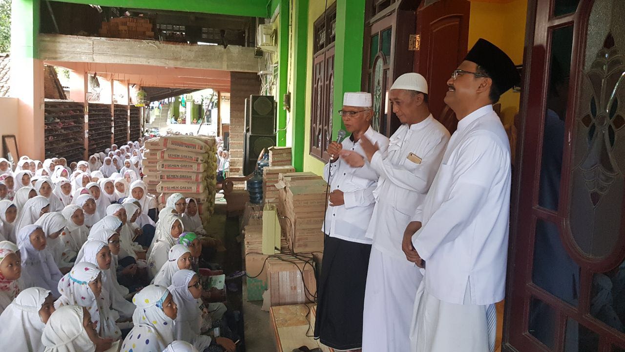 Di Kediri Gus Ipul memulai sowan dengan mendatangi Pondok Pesantren Al Ihsan, Jampes. Di pesantren tua yang dikenal sebagai pusat ilmu kanuragan ini, Gus Ipul disambut hangat para santri dan dua pengasuh pesantren KH Muhammad Munib dan KH Sultan Agung.