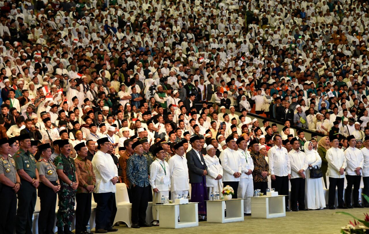 Presiden Jokowi saat Pembukan Festival Shalawat di Bandung.