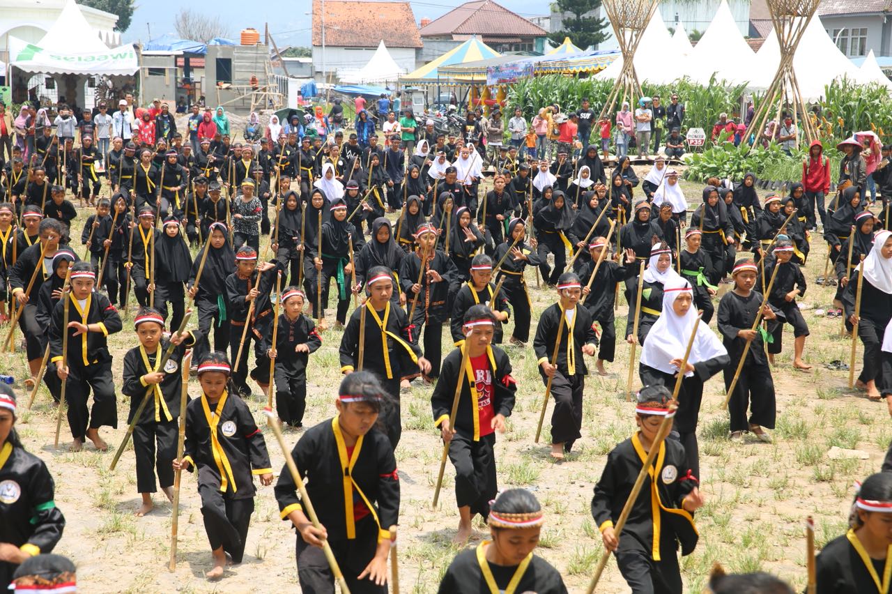 Silat massal dan mendunia. foto:kemenpar