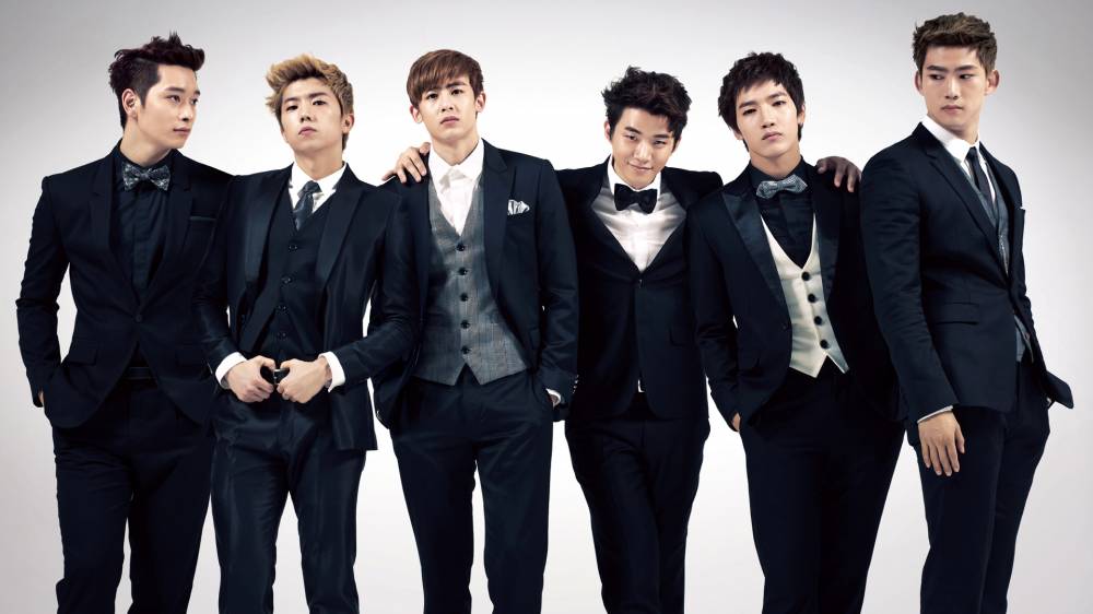 Memberdari 2PM. (Allkpop)