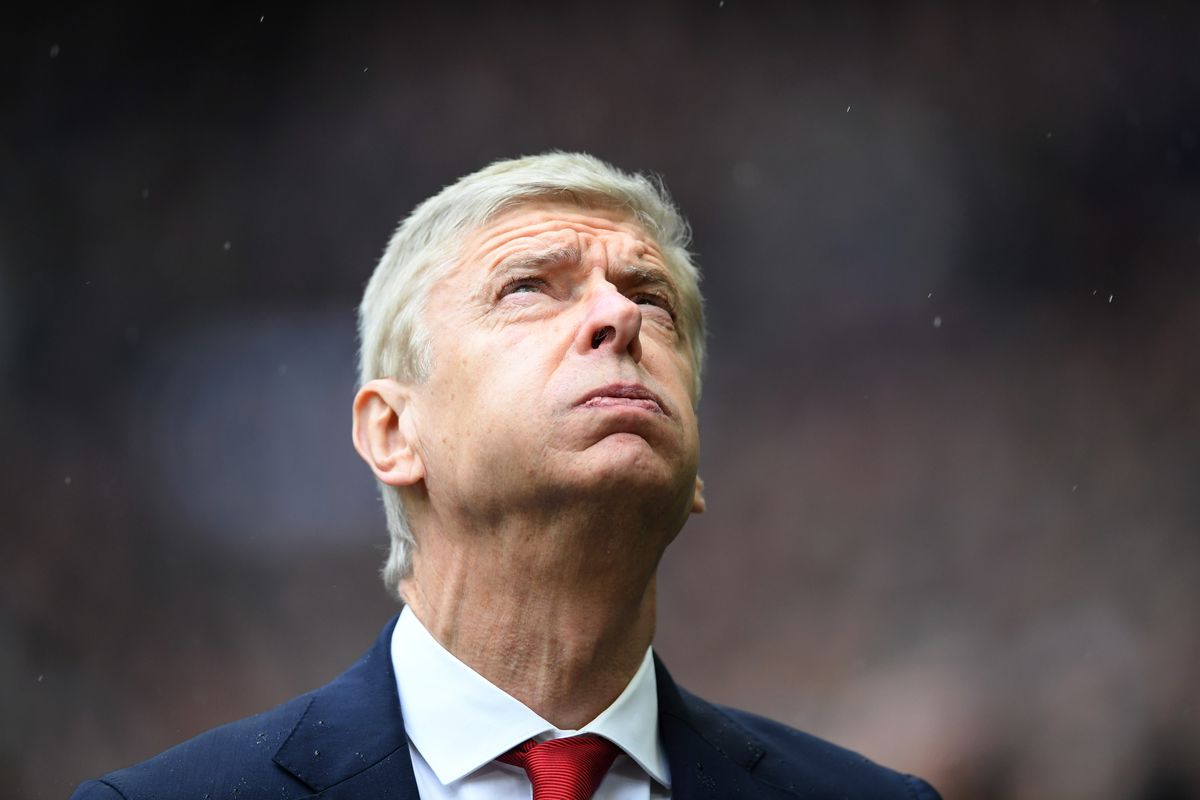 Arsene Wenger dituntut untuk mundur dari kursi kepelatihan Arsenal, karena tidak memberikan hasil baik di kompetisi Liga Inggris musim ini.