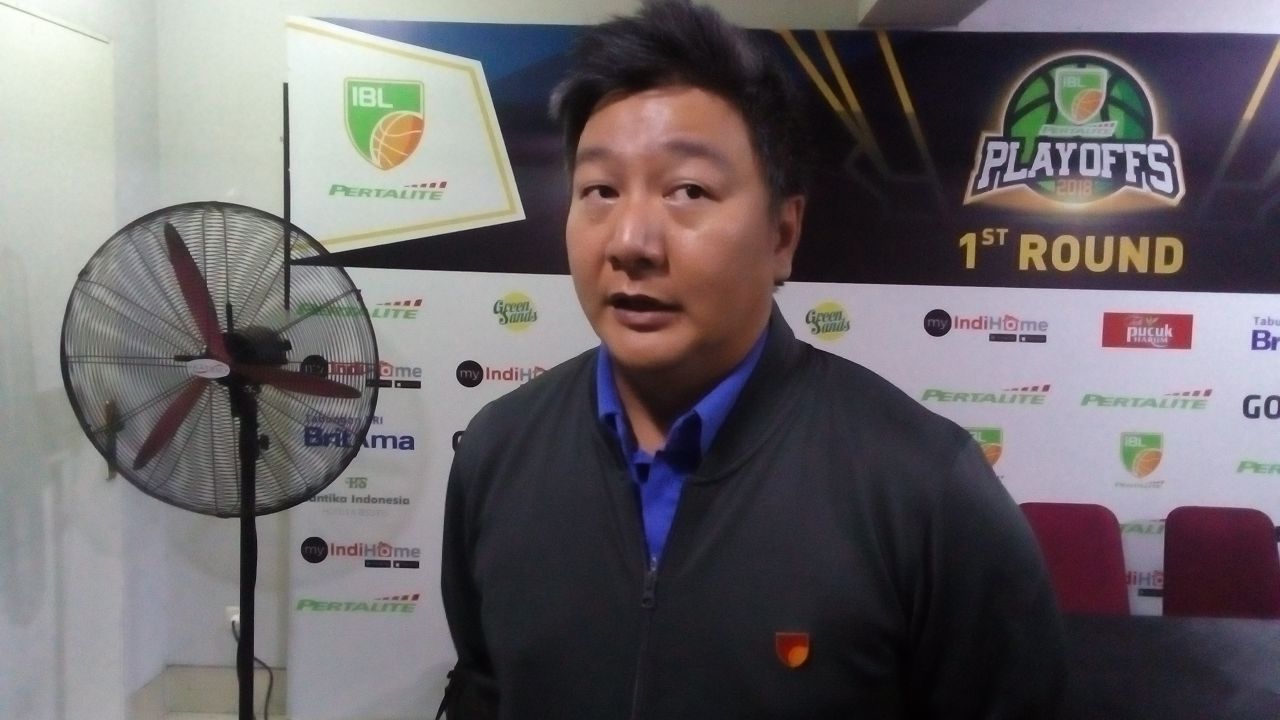 Direktur IBL Hasan Gozali yang membeberkan alasan Pacific Caesar mengundurkan diri dari IBL. (foto: istimewa) 