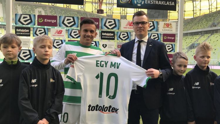 Egy Maulana Vikri saat perkenalan di klub Polandia, Lechia Gdansk. foto:twiter