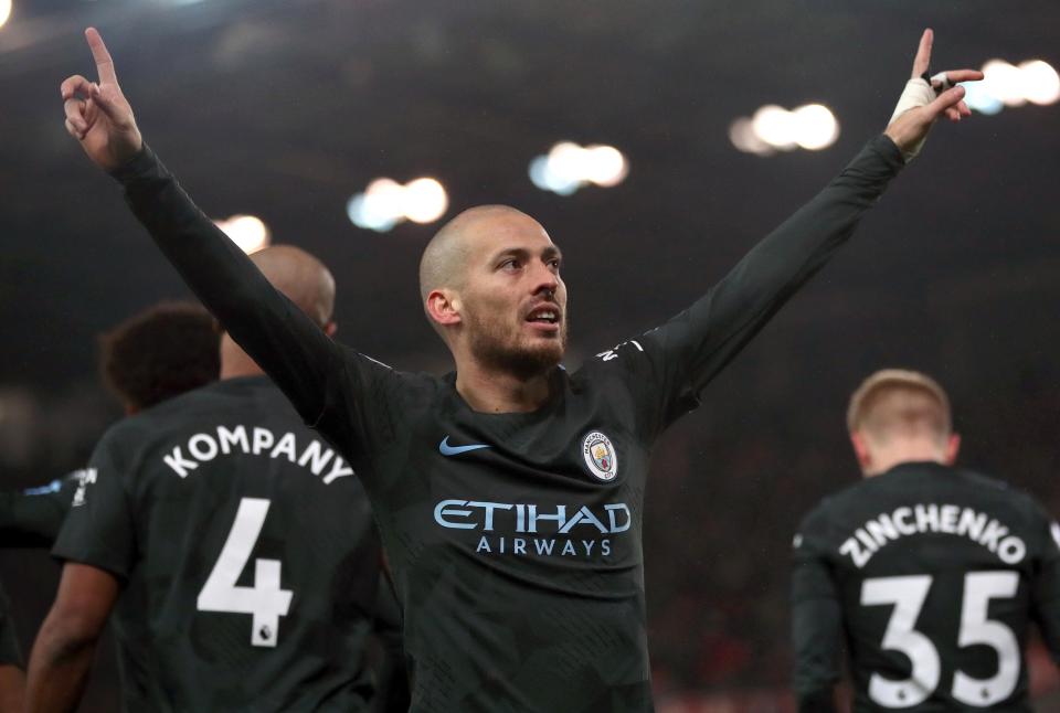 Pemain Man City David Silva memborong dua gol ke gawang Stoke City, dinihari tadi. foto;gettyimages