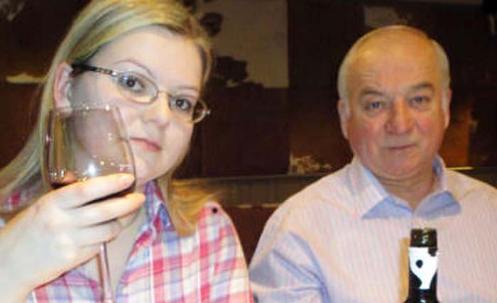 Bekas mata-mata Rusia Sergei Skripal (kanan) dan putrinya Yulia Skripal, mendapat serangan racun. (foto: sky news)