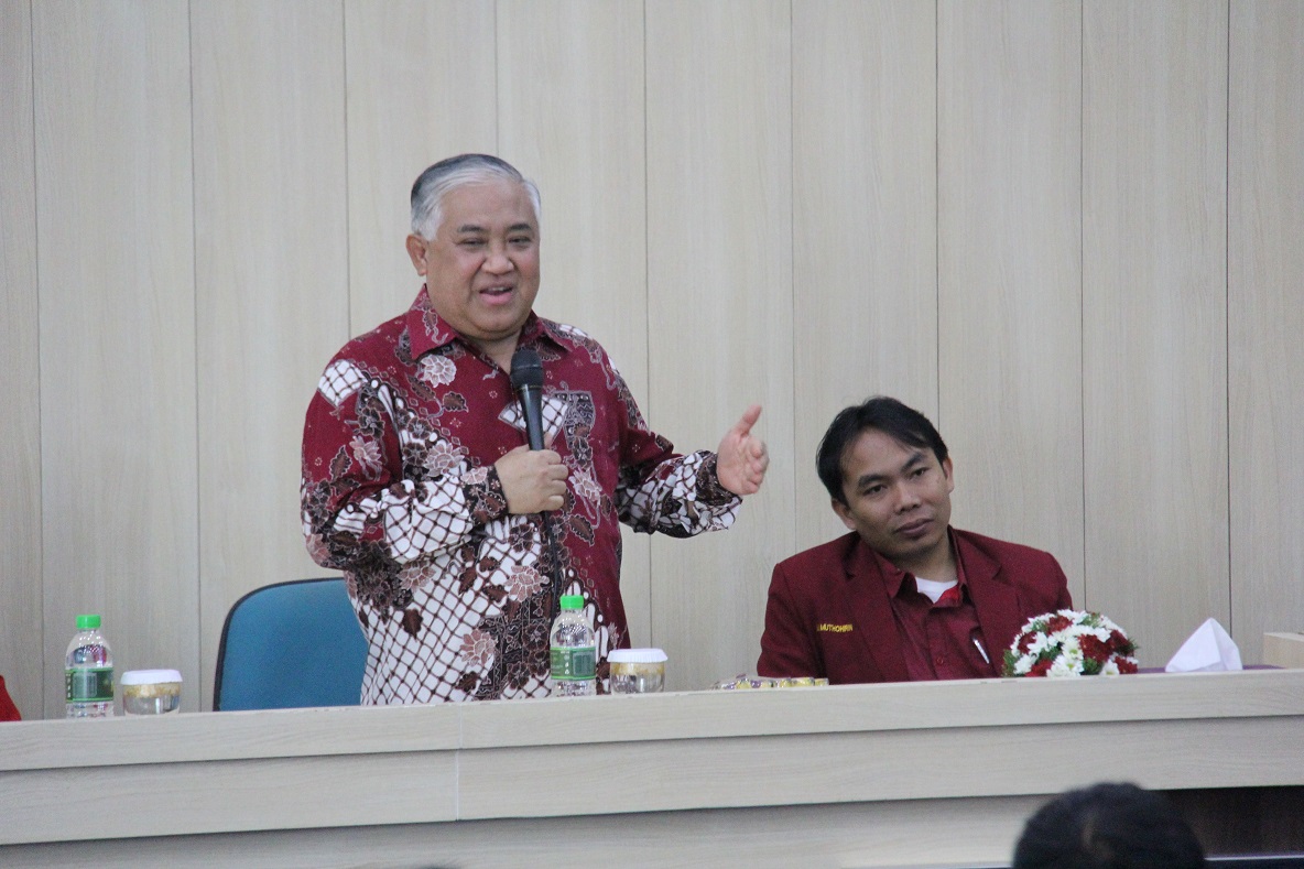 Din Syamsuddin ketika memberikan ceramahnya.