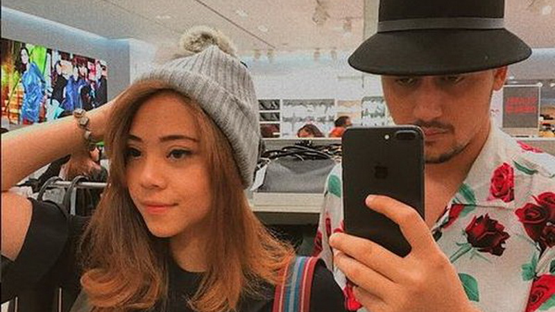 Keenan Perace dan sang istri.
