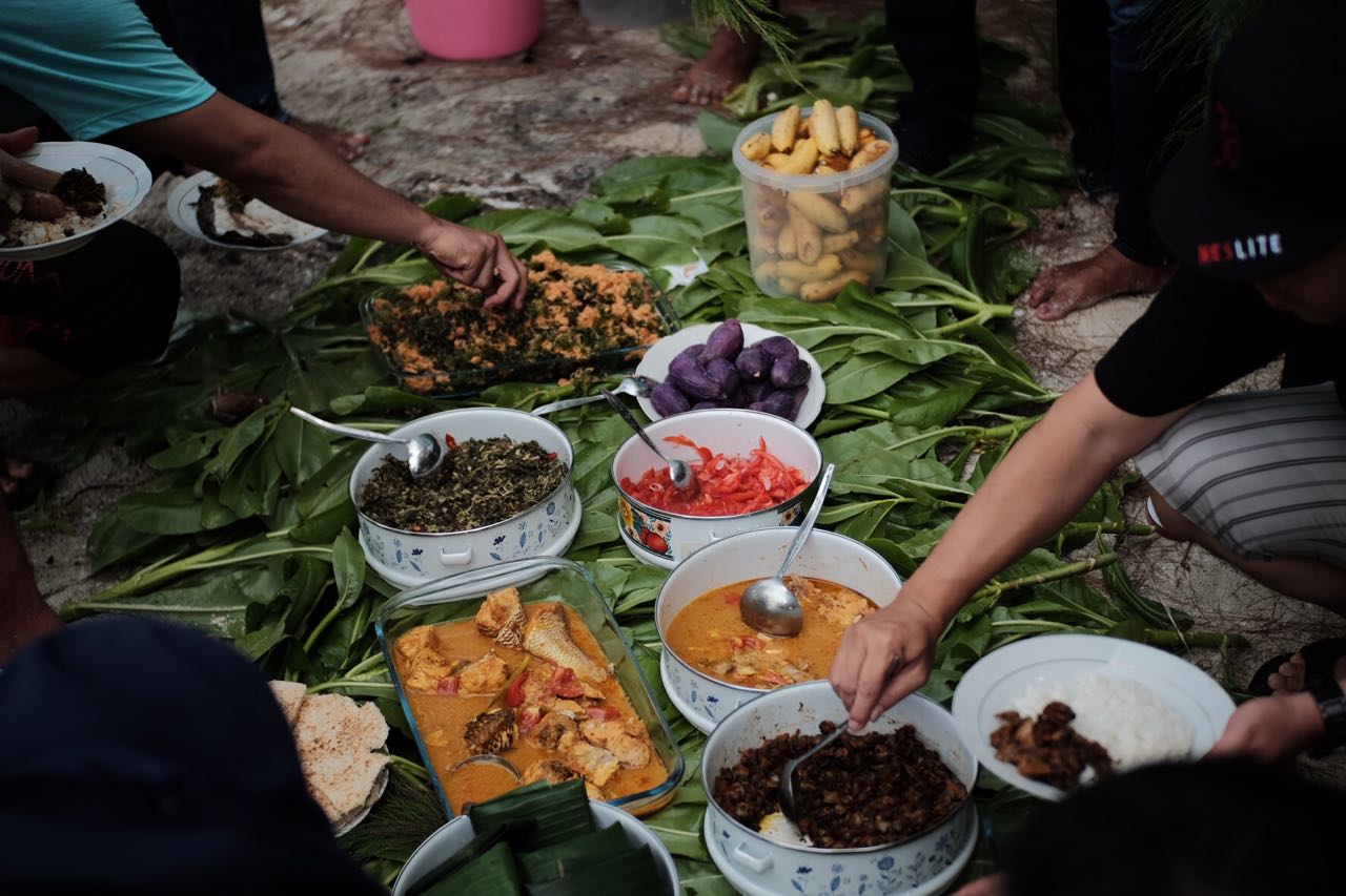 Kekerabatan, makanan tradisional, dll, adalah bagian dari desa wisata yang mampu menggugah rasa. Foto:Istimewa