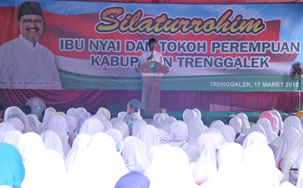 Saifullah Yusuf (Gus Ipul) menghadiri acara Silaturrahim bersama Ibu Nyai dan Tokoh Perempuan Kabupaten Trenggalek, Sabtu 17 Maret 2018. (Foto: Istimewa)