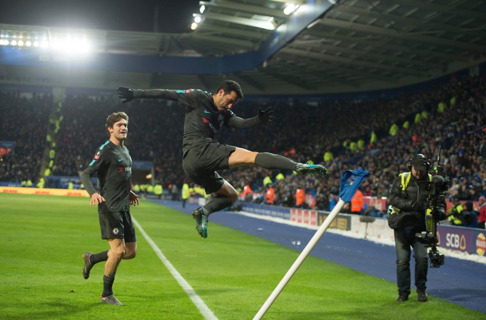 Luapan emosi Pedro usai mencetak gol di masa perpanjangan waktu. foto:reuters