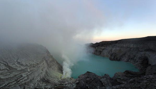 Kawah Gunung Ijen. (Foto: Antara)