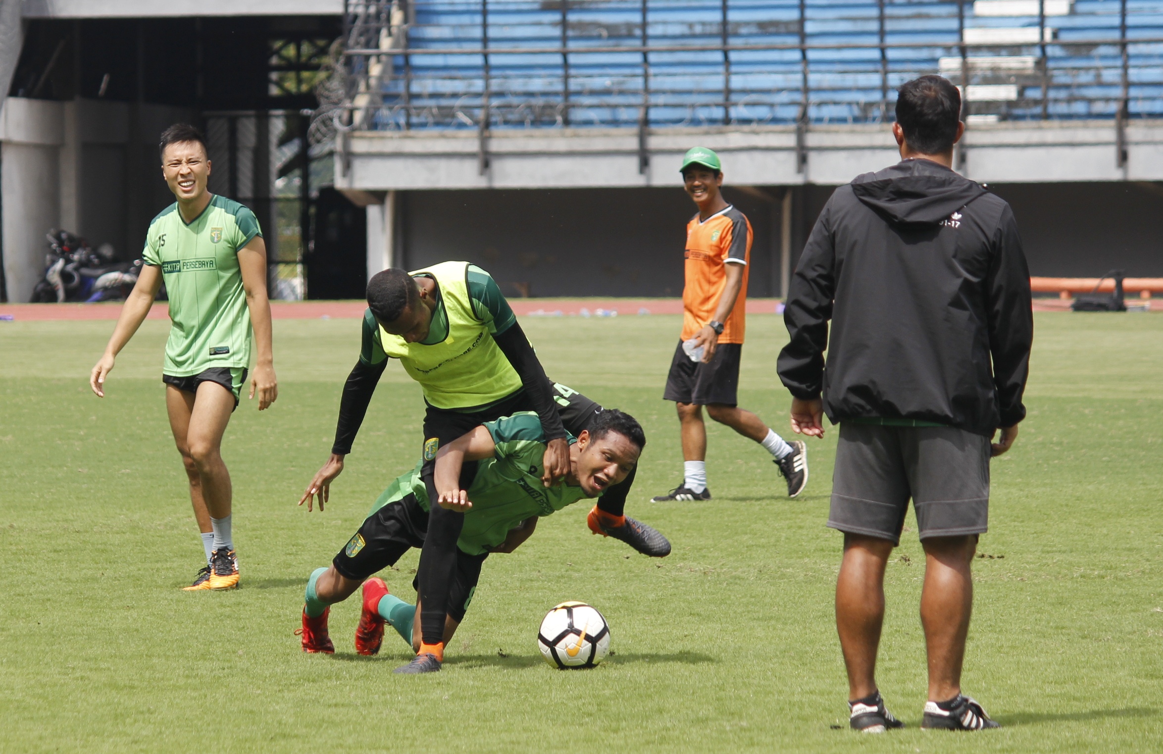 Persebaya Surabaya, saat jalani latihan di Stadion Gelora Bung Tomo. (foto: hrs/ngopibareng)