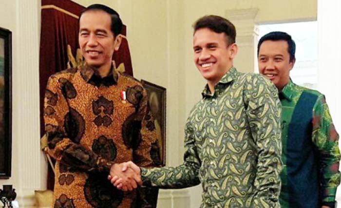 Egy Malulana bersama Presiden Jokowi di Istana Neraga didampingi Menpora Imam Nahrawi, Jumat 23 Maret 2018. (foto: byu prasetyo/antara)