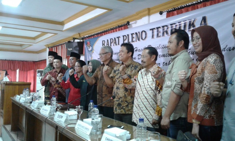 Rapat pleno KPU Jatim dengan kedua tim paslon, Senin, 12 Februari 2018. (Foto: farid/ngopibareng.id)