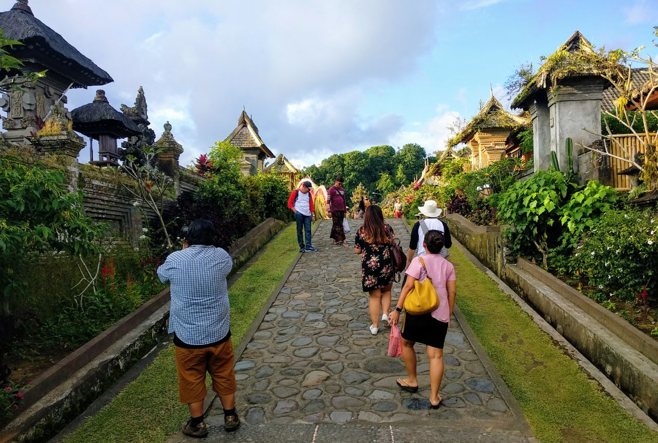 Wisman tak berhenti mengalir. foto:kemenpar