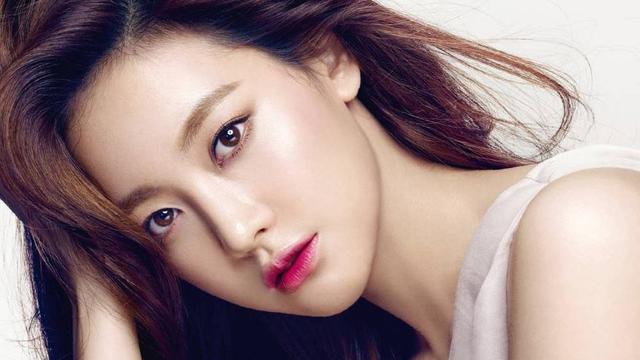 Artis cantik Oh Yeon Seo yang tengah menjalin asmara dengan Kim Bum. (Allkpop)