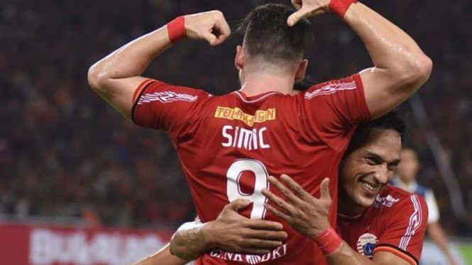 Selebrasi Simic usai mencetak dua gol ke gawang Arema. foto;dokpersija