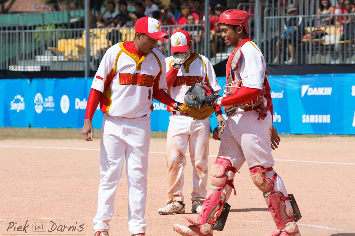 Aditya (kiri) pemain softball Jatim saat memperkuat Timnas Softball Indonesia