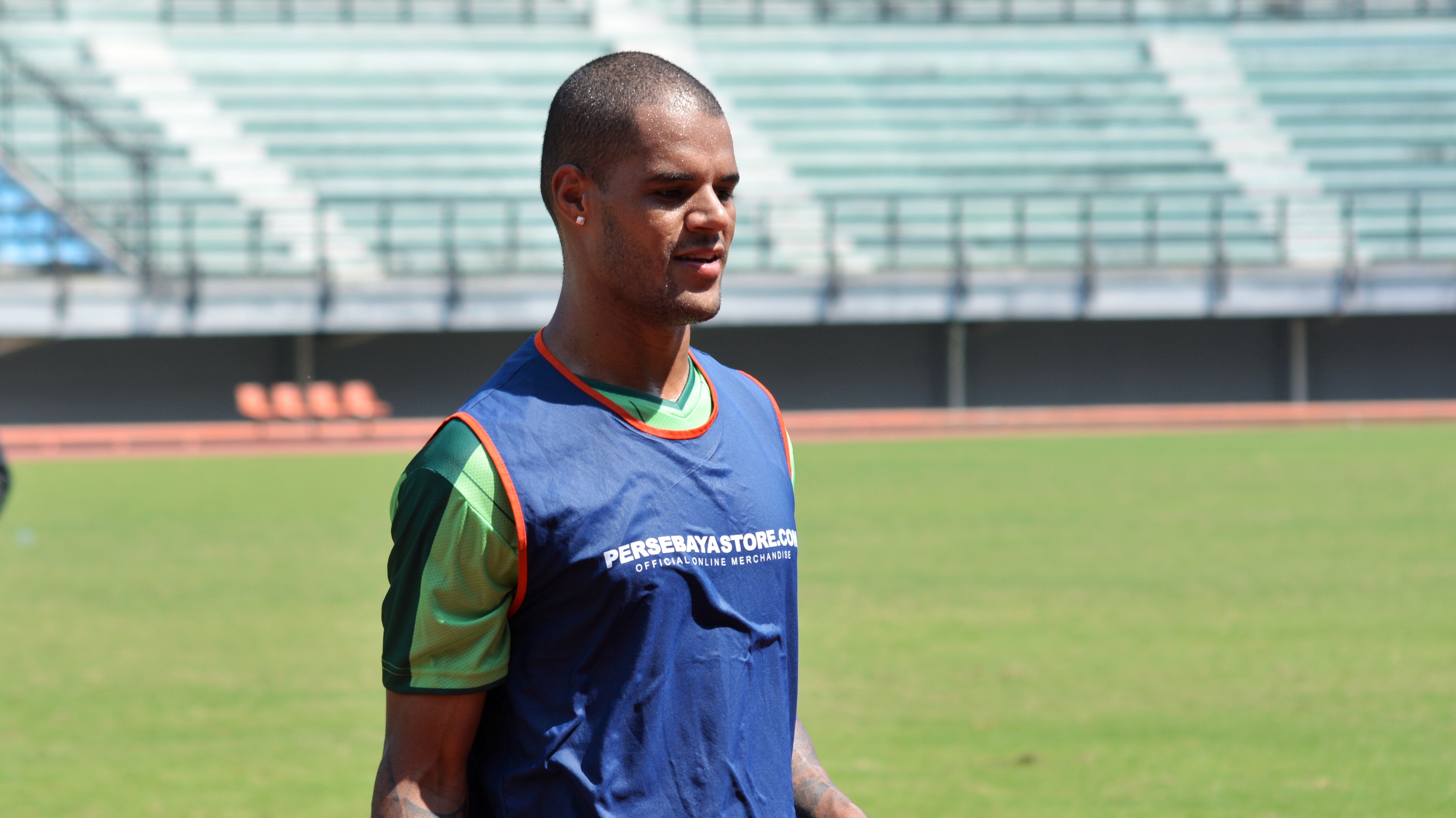 Pemain Asing Persebaya, David da Silva saat latihan di Stadion Gelora Bung Tomo, Senin 2 April 2018. (foto: hrs/ngopibareng)