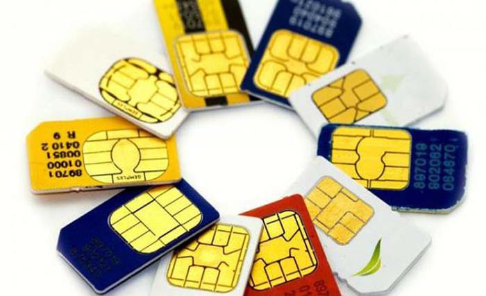 Kartu-kartu sim card pra bayar. (foto: dok. ngobar)